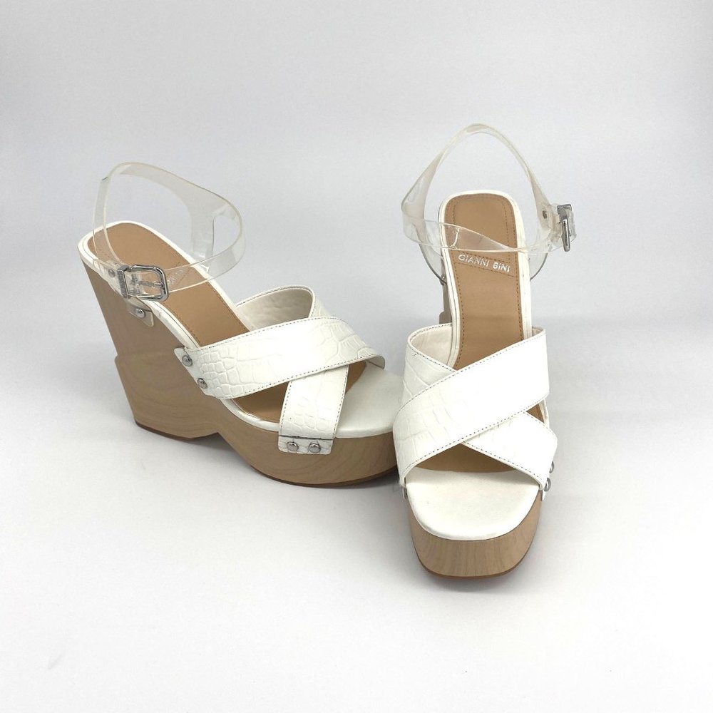 NWT Ivory Platform Wedge Sandals by Gianni Bini